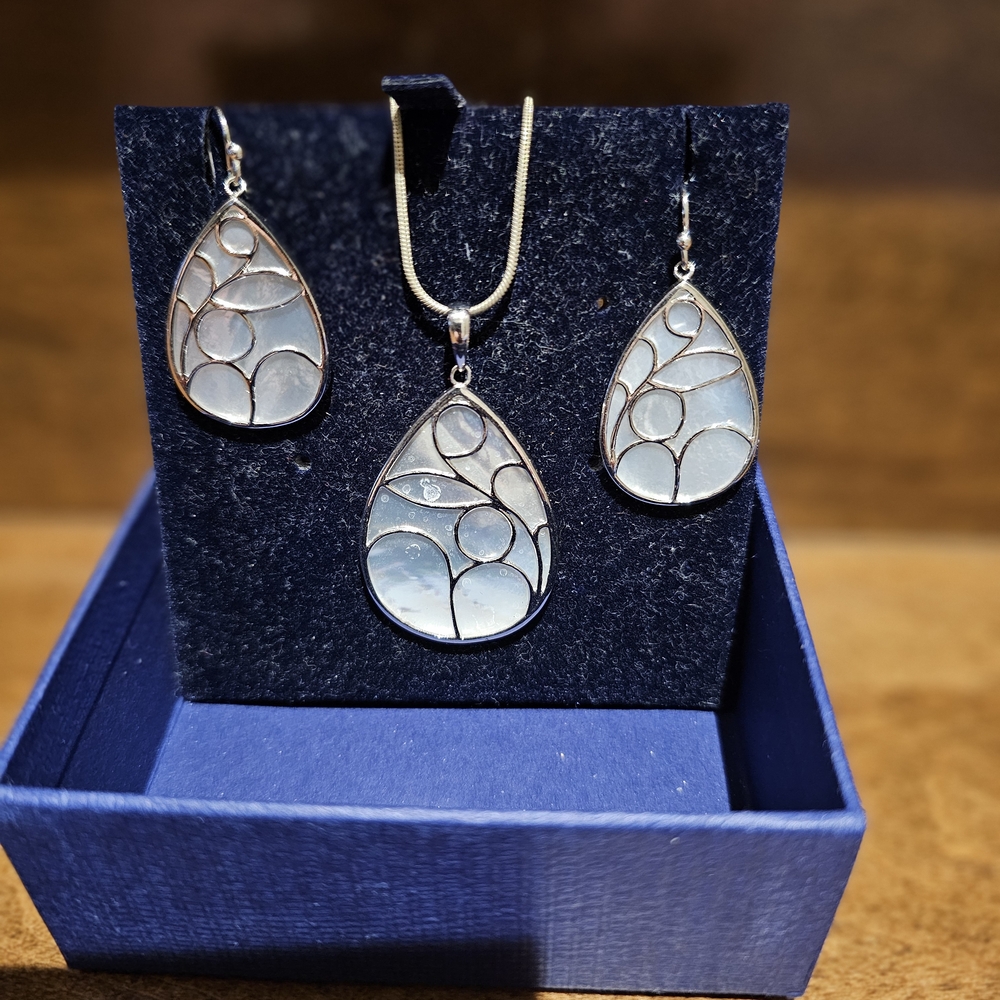 Elegant Silver and White Teardrop Jewelry Set